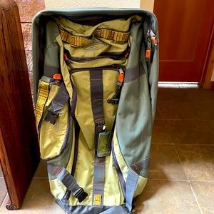 Fishpond travel suitcase for fishing